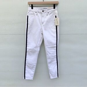 Universal Thread Jeans